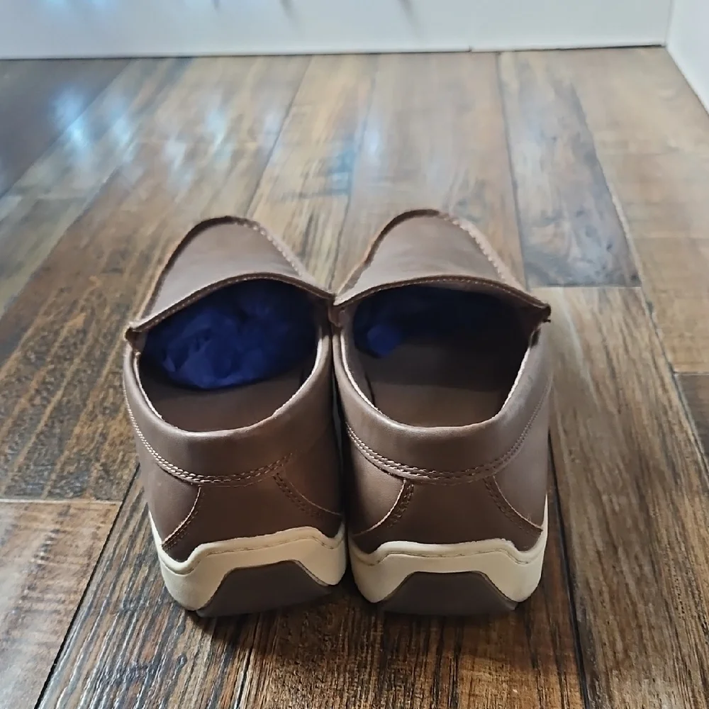 Izod Men's Brown Leather Slip-On Loafers‎